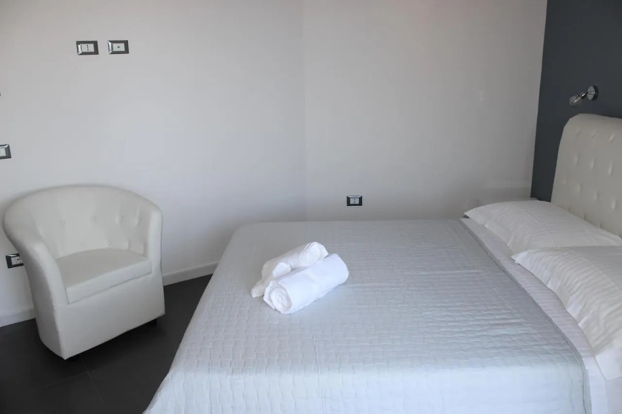 B&B Piazza Nuova 卡斯特尔萨多